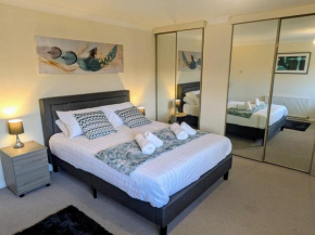 Theatre Severn Town House, Parking & Quarry Views